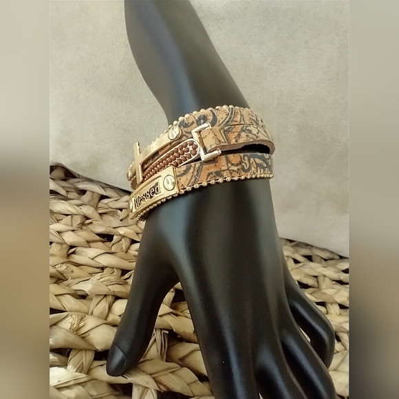 Bracelet Gold Tone Three Strand Joined Adjustable Snap Closure - Picture 6 of 9